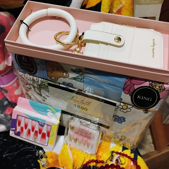 Pink Hair Clips Set - Picture 8 of 10